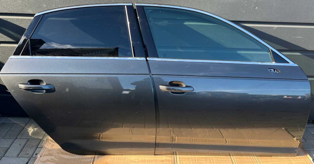 Двері праві ліві Audi A4 B9 двери ауди а4 шрот разборка