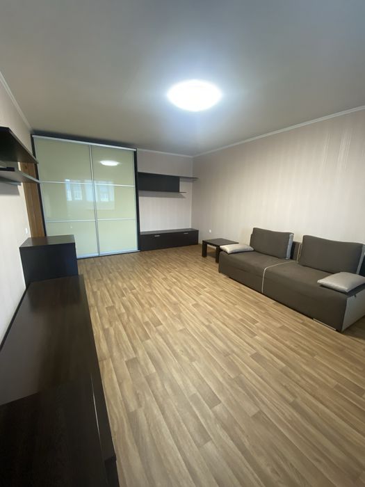 Продам 2-комн.кв. Солнечный ж/м. Любарского, 36.