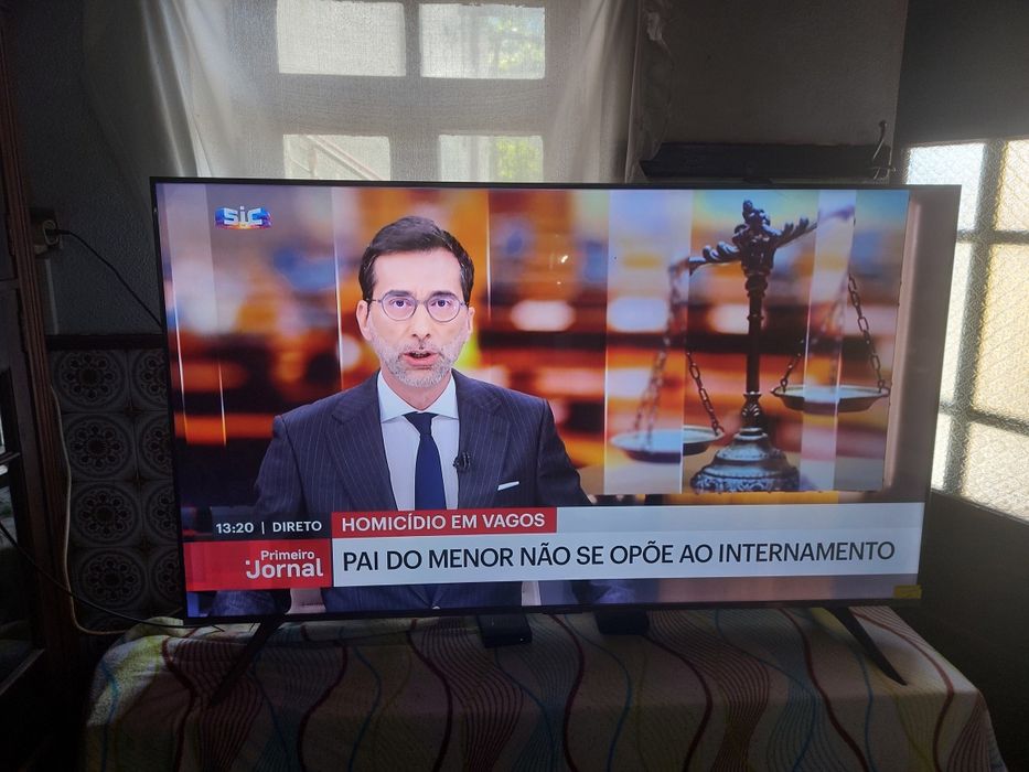 Televisão de 65 polegadas