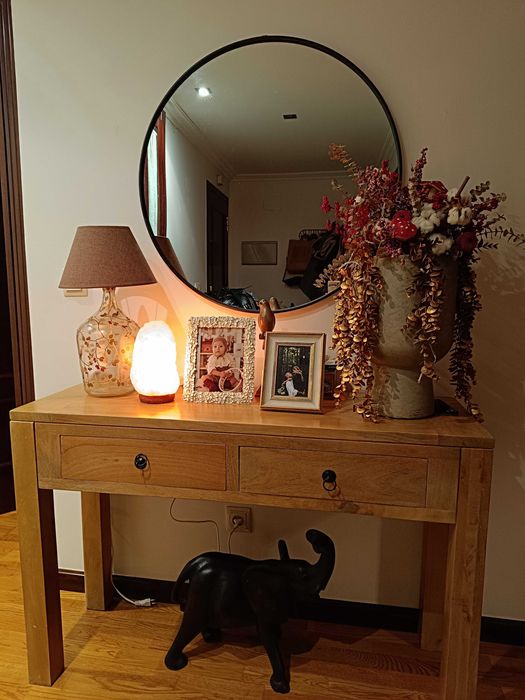 Consola/aparador em madeira maciça