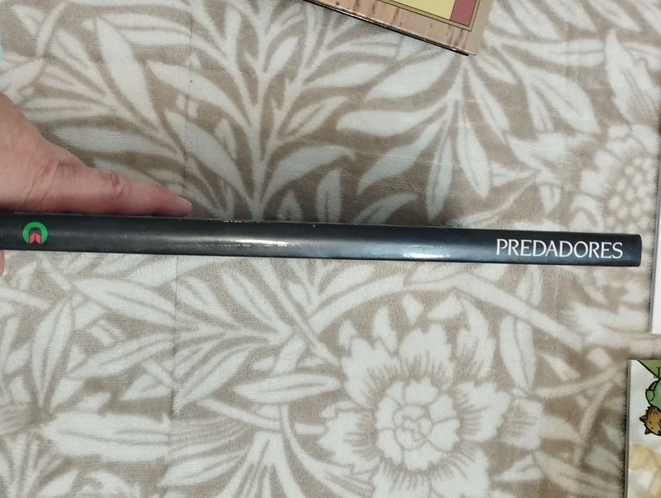 Livro "Predadores"
