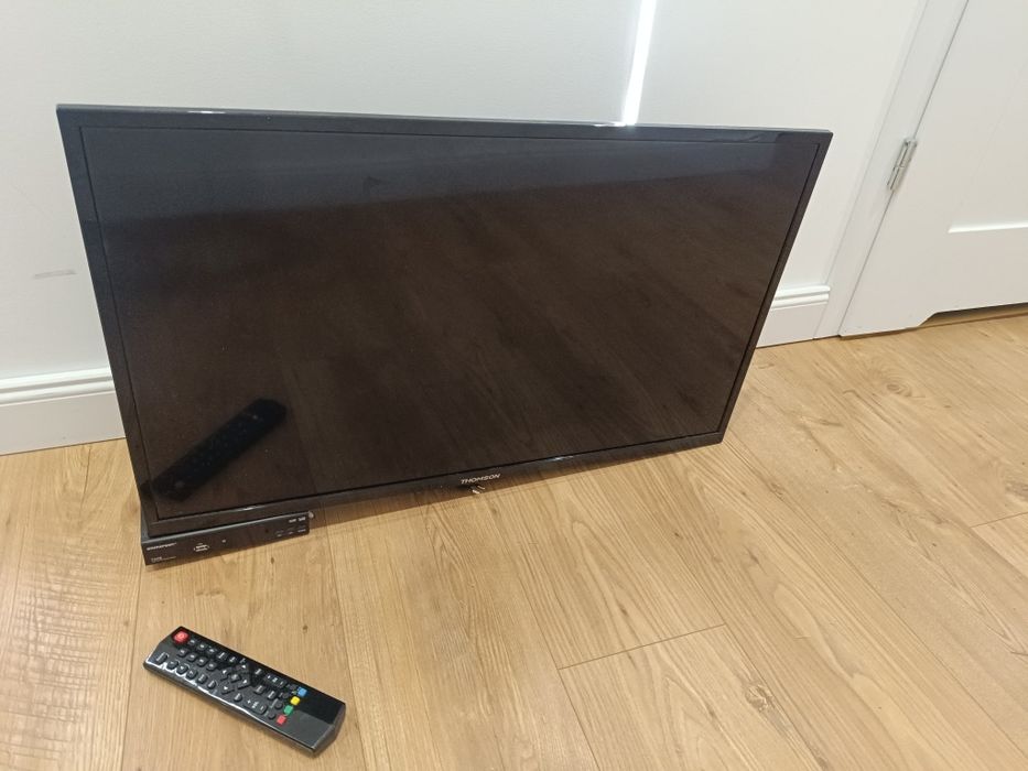 Telewizor tv Thomson  32` plus dekoder