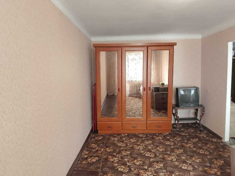 Продам однокімнатну квартиру,Олександрівський рн