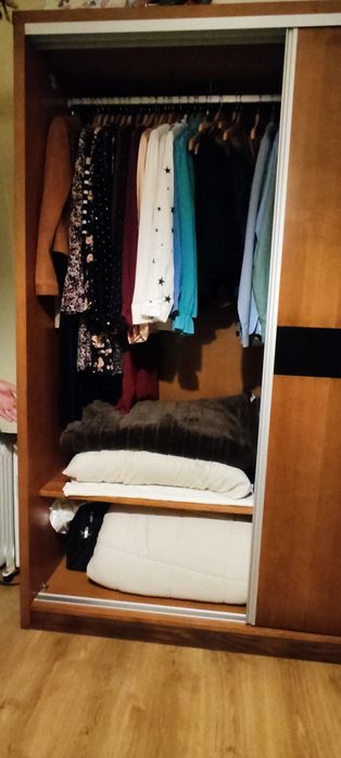 Quarto de casal completo usado em cor de cerejeira