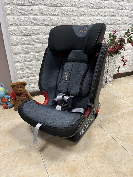 Автокрісло Britax Romer ADVANSAFIX IV M Група 1/2/3 (9-36кг) брітакс