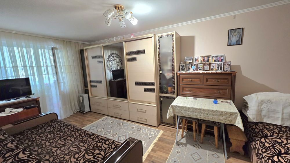 Продається квартира на  Полєтаєва!