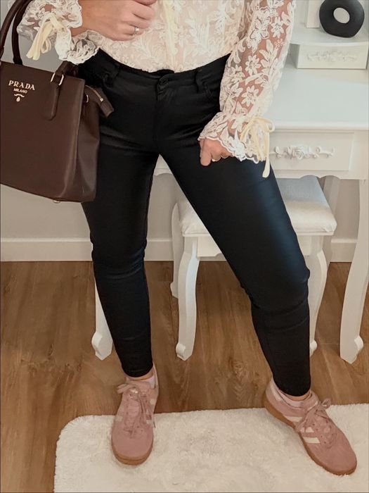 Spodnie woskowane czarne