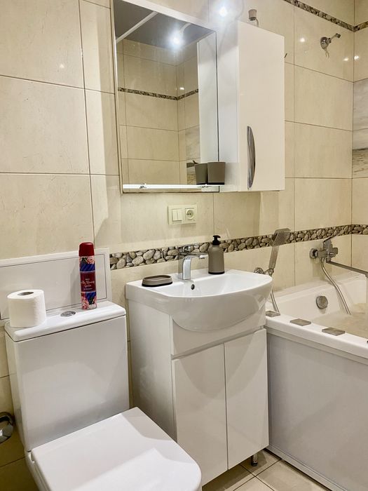 (2) Газ!Квартира подобово з двомістним Джакузі метро Наукова Госпіталь