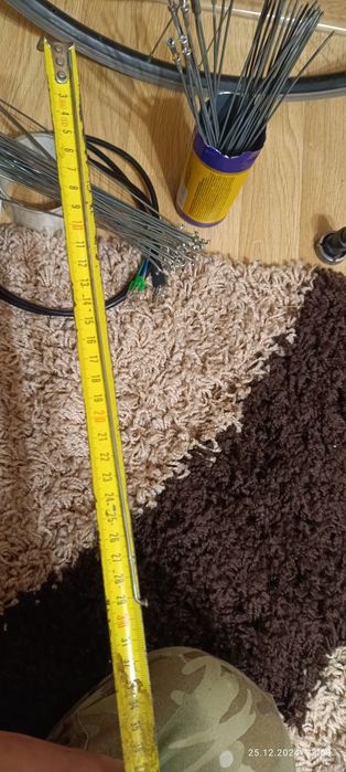 Спиці на колесо 28 в кількості 36шт та є потовщені 2.8 мм   72шт