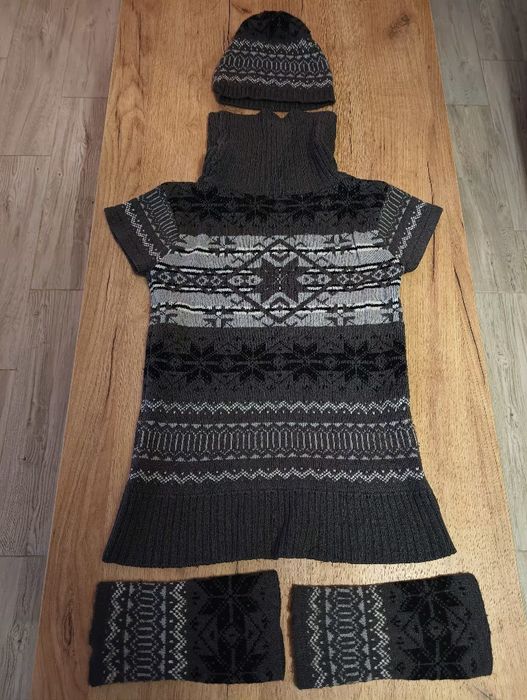 Sprzedam sweterek góralski bezrękawnik z czapką i rękawiczkami mitenki