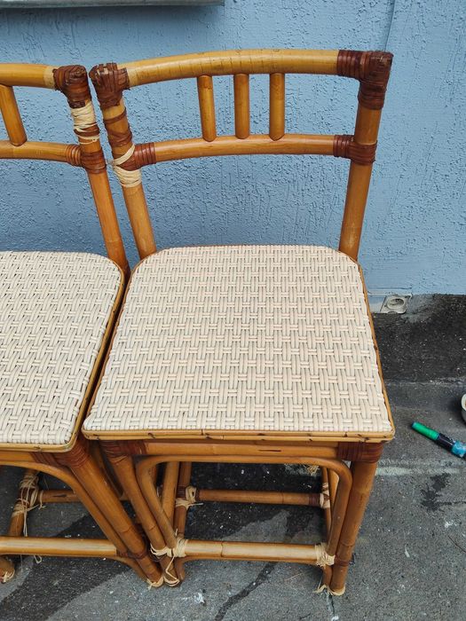 Zestaw 4 krzeseł barowych (hokerów) z bambusa i rattanu