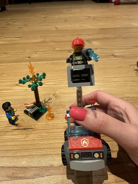 Klocki LEGO City 60212 Płonący grill.
