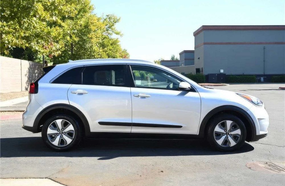 Kia Niro EX      2019