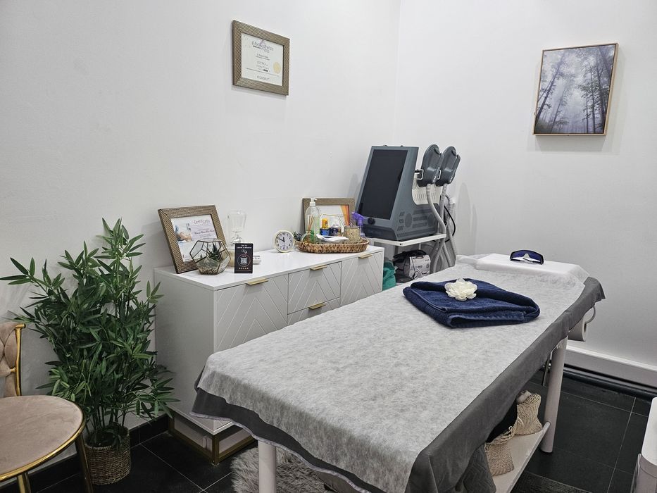 Aluga-se gabinete em clinica de estetica na alameda 2as e fins de semanas