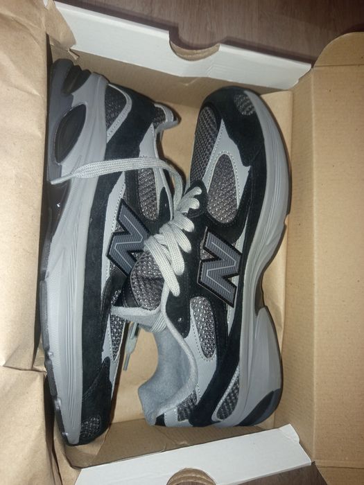 Продам нові кросівки без торгу