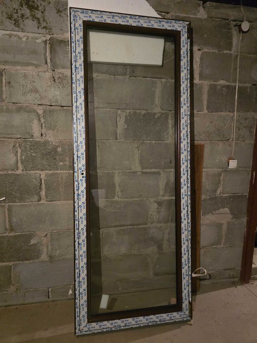 Okno balkonowe orzech