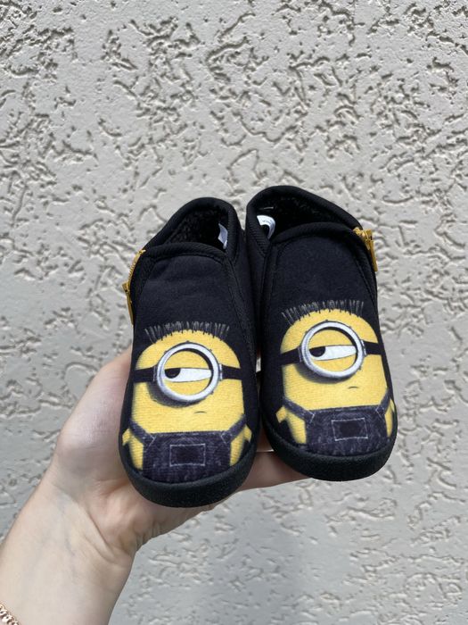 Утеплене взуття з міньйонами