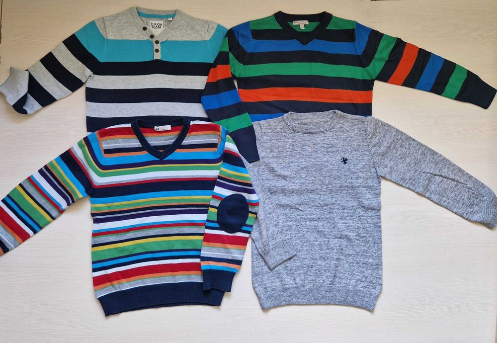 Sweterki H&M, Next, Indigo, C&A r. ok 128 cm - 4 szt