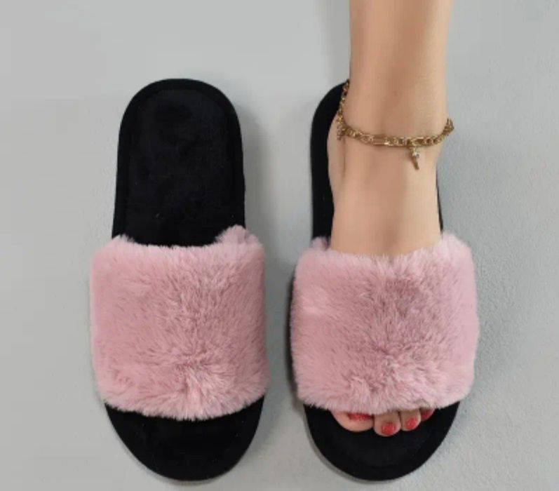 Жіночі кімнатні тапочки