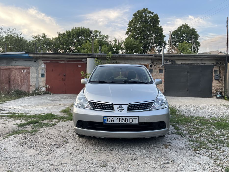 Продам Nissan Tiida АКПП 1.6 гбо  в класному стані