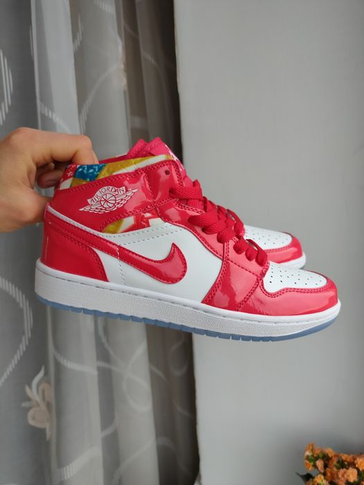 Кросівки Nike Air Jordan 1 Mid Se Barcelona Sweater Red Patent