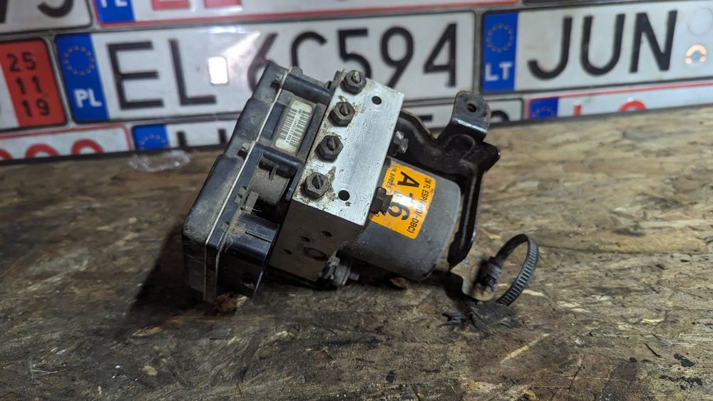 Блок ABS hyundai santa fe 2 4x4 589102b550