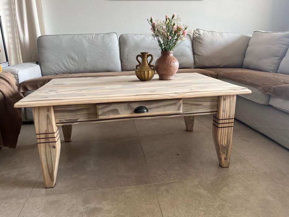 Stolik kawowy modrzew