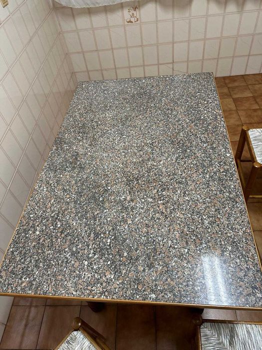 Mesa para cozinha em ótimo estado