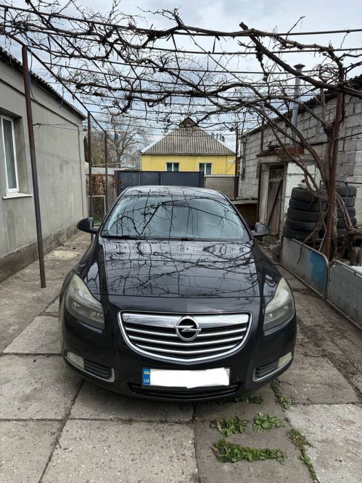 Продаєтся авто Опель Insignia