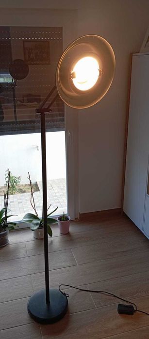 Foco de Luz com Regulador de Intensidade