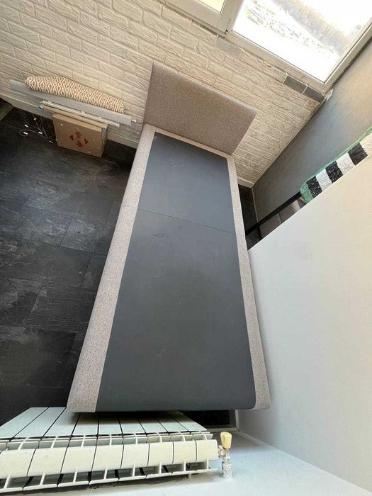 Односпальне ліжко з місцями для зберігання