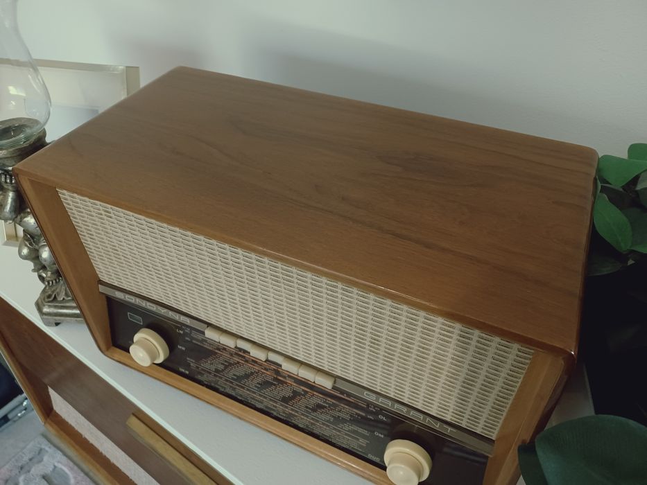 Rádio antigo Sondyna 
460 x 295 x 235 mm