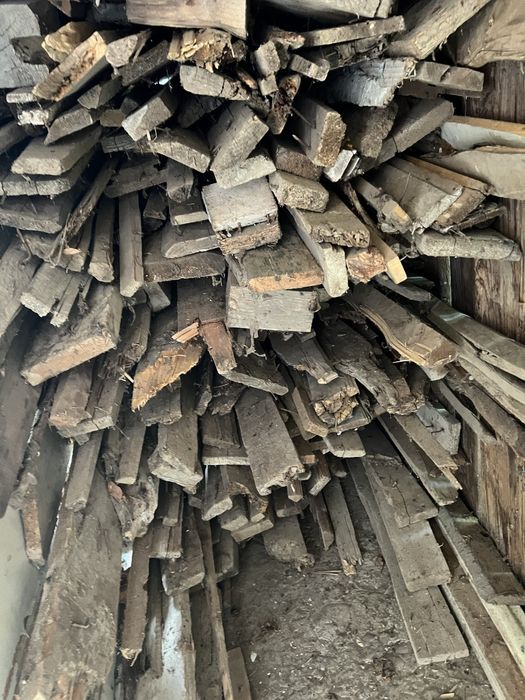 Дрова, дошки для опалення та інших потреб .