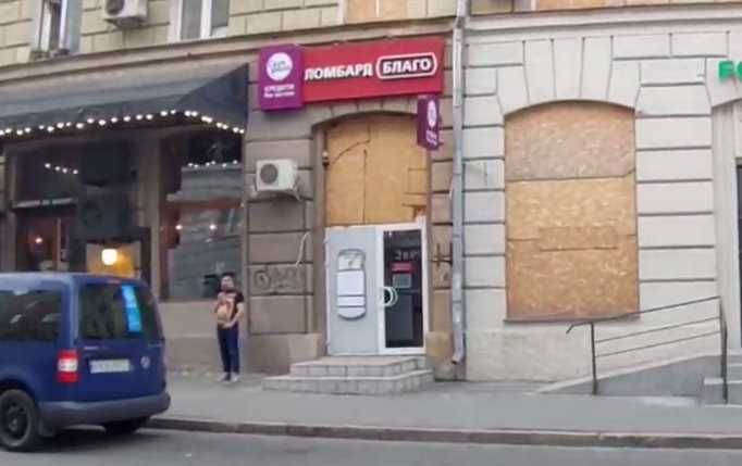 Центр. пр. Героїв Харкова - Оренда під Ломбард, Обмін валют, Кав'ярню.