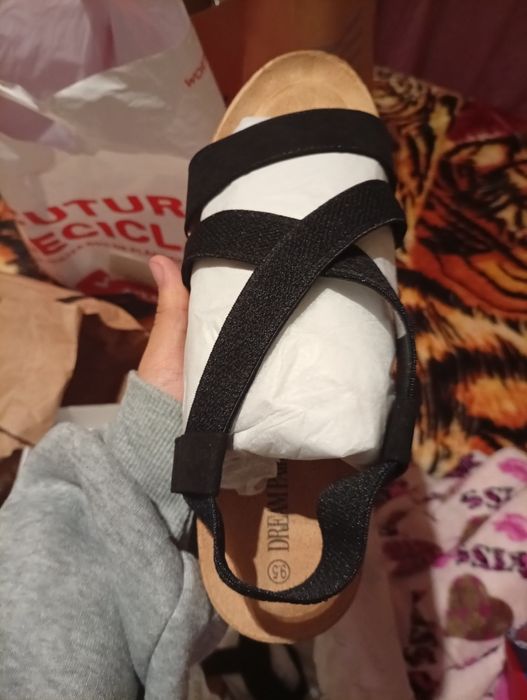 Sandálias confortáveis de mulher