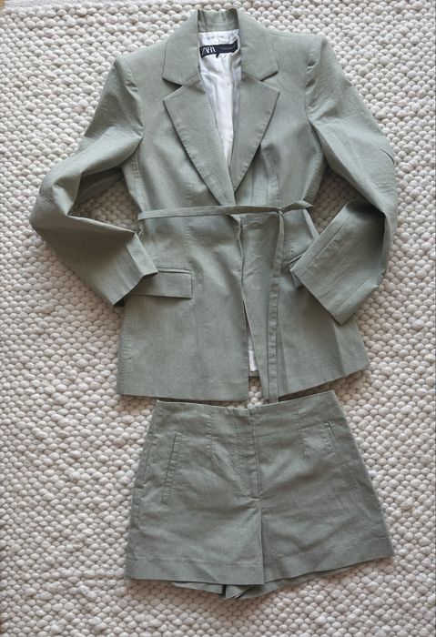 Костюм Zara: жакет + шорти. Розмір S. Колір приглушений світло-оливковий / sage green.