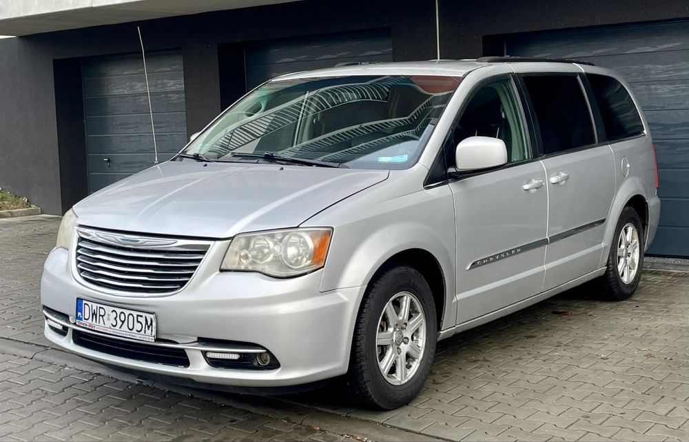 Sprzedam Chrysler town&country zamiana na tańsze