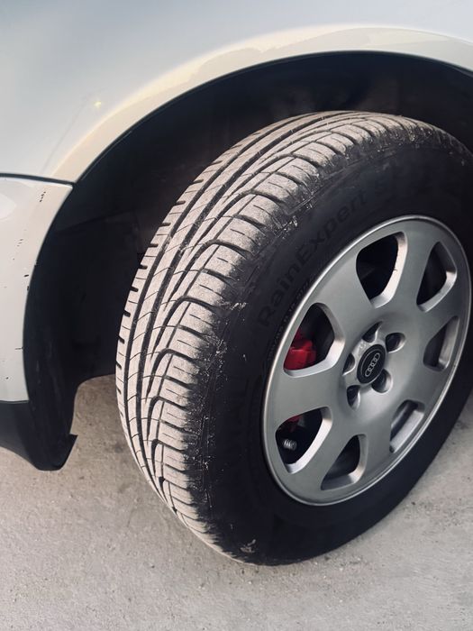 A3 1.6 mais novo que esse impossivel carro muito bem estimado.