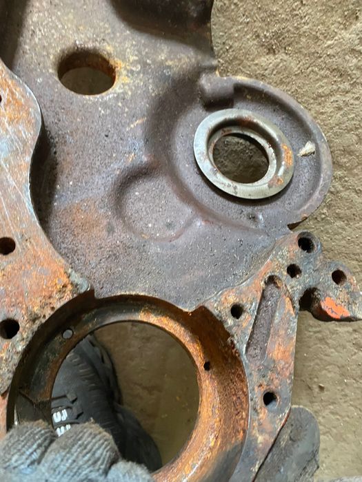 Кришка розприділення шестерень  МТЗ (гола) 240-1002065-А