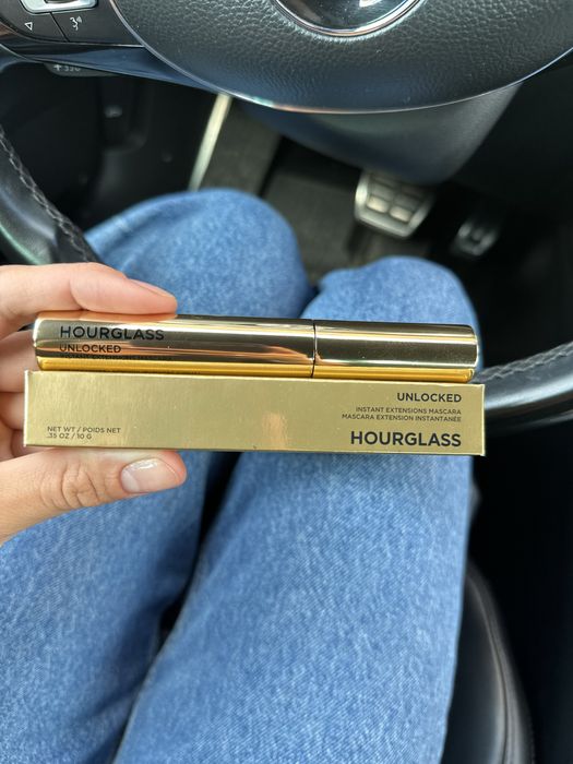 Туш Hourglass Unlocked Defining and Lengthening Tubing Mascara Black