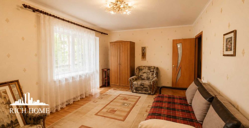 вул. Пономарьова 2/2. Продаж 2к квартири в цегляному  будинку з автономним опаленням