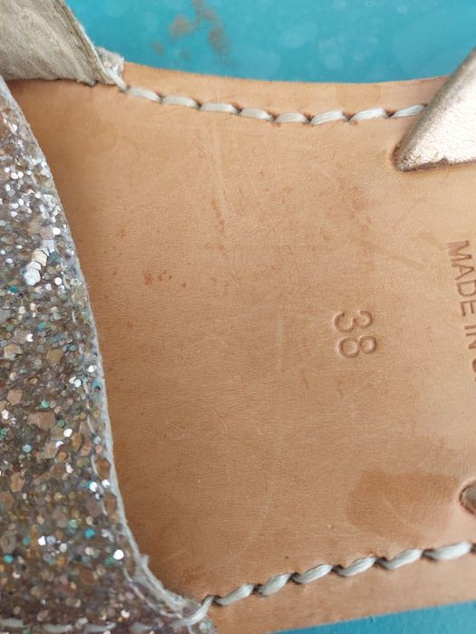 Босоніжки 38р., в чудовому стані, фірмові обмін