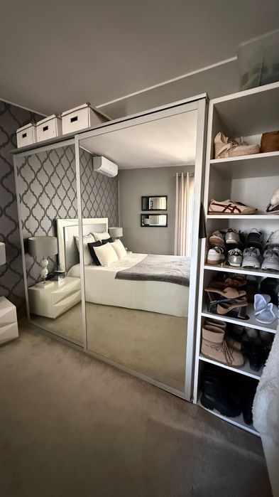 Guarda roupa + estante calçado