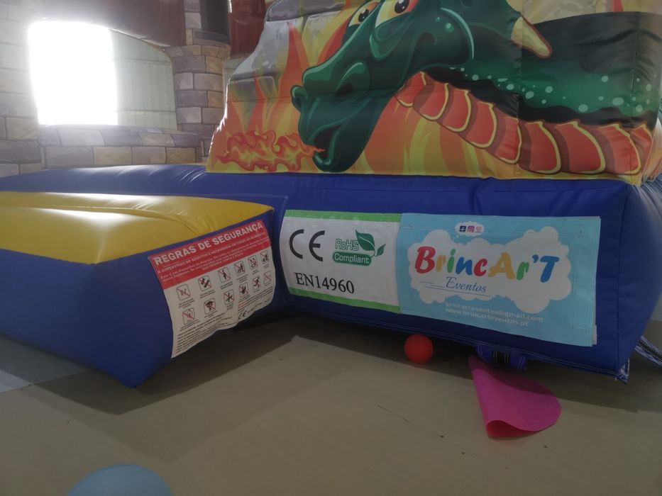 Insuflavel Castelo Dragao