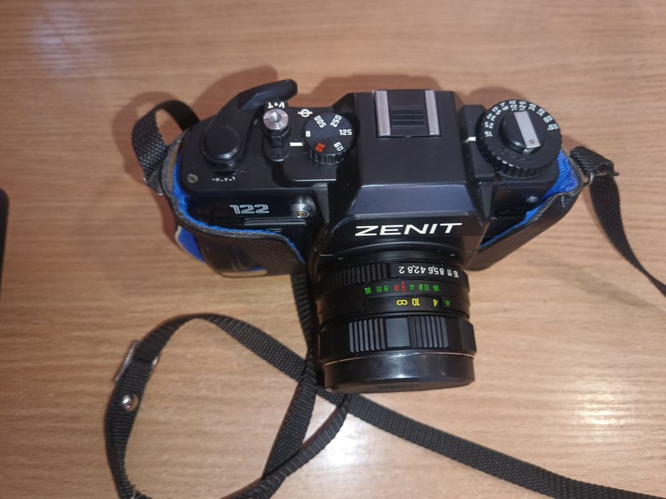 Винтажный фотоаппарат зенит 122 . абсолютно новый
