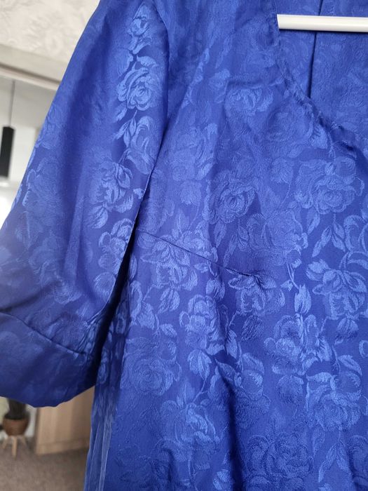 Niebieska bluzeczka.