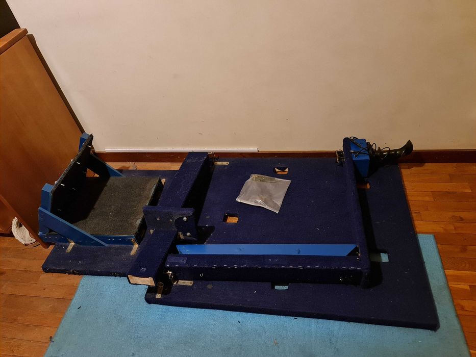 Cockpit de Simulação de Corridas em Madeira (sem volante+pedais)