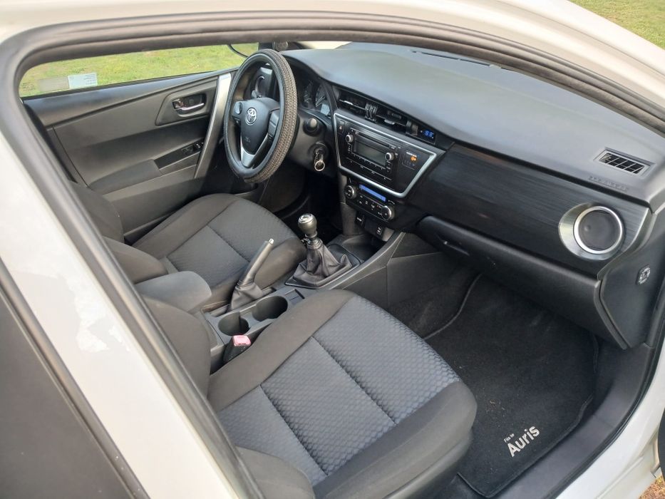 Toyota Auris 1.4 D4D kombi Polski salon bezwypadkowa