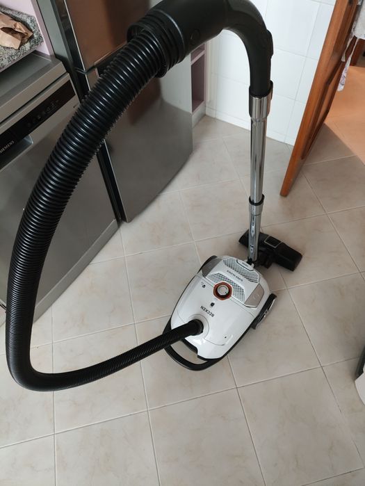 Aspirador BECKEN Pet Bvc4397