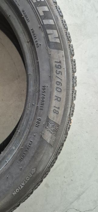 Opony zimowe Michelin 195 60 R18 2 szt.
